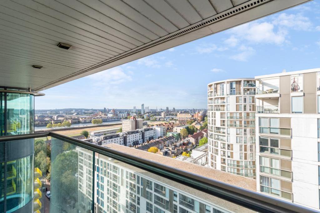 Docklands Cozy View Apartment London Exterior foto